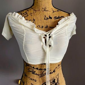 ❌ SOLD 
Brand new off shoulder crop